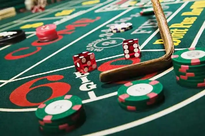 Kartu bonus dengan tema oranye hangat